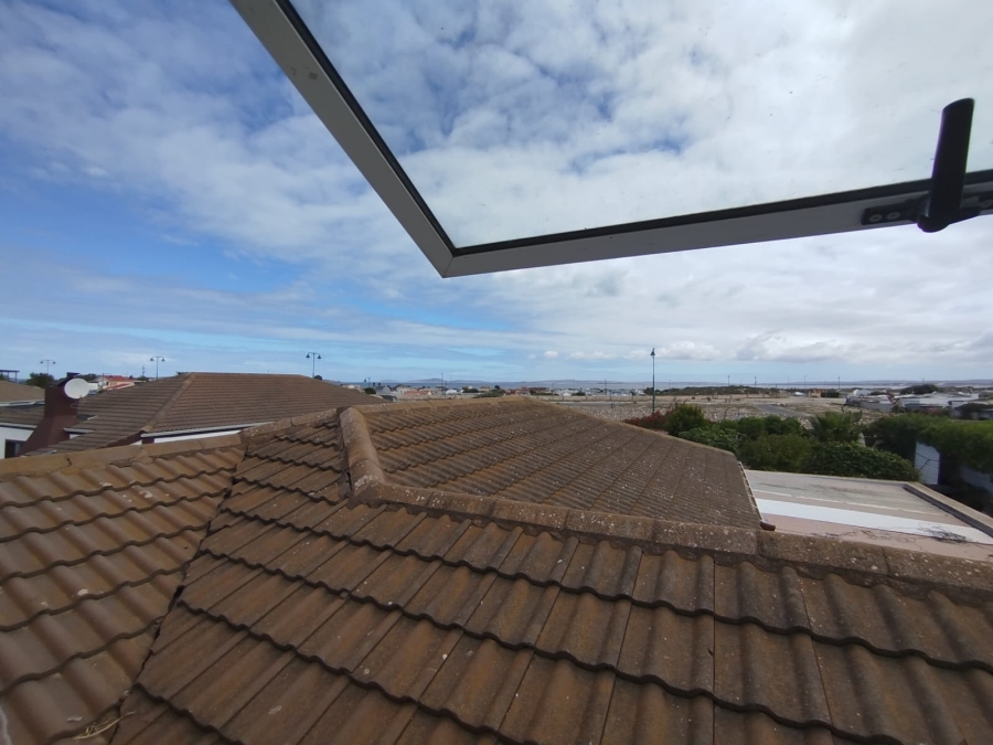 To Let 1 Bedroom Property for Rent in Country Club Western Cape